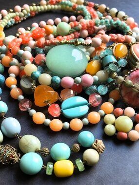 1 LB Treasure Bag Jewelry Mix + Starbucks Gift Card ☕ 4 Avail